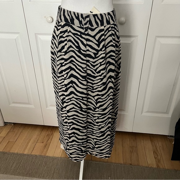 REISSUE CA Animal Print Skirt Button Front Closure Side Pockets Tan Black sz 6 - Picture 2 of 8